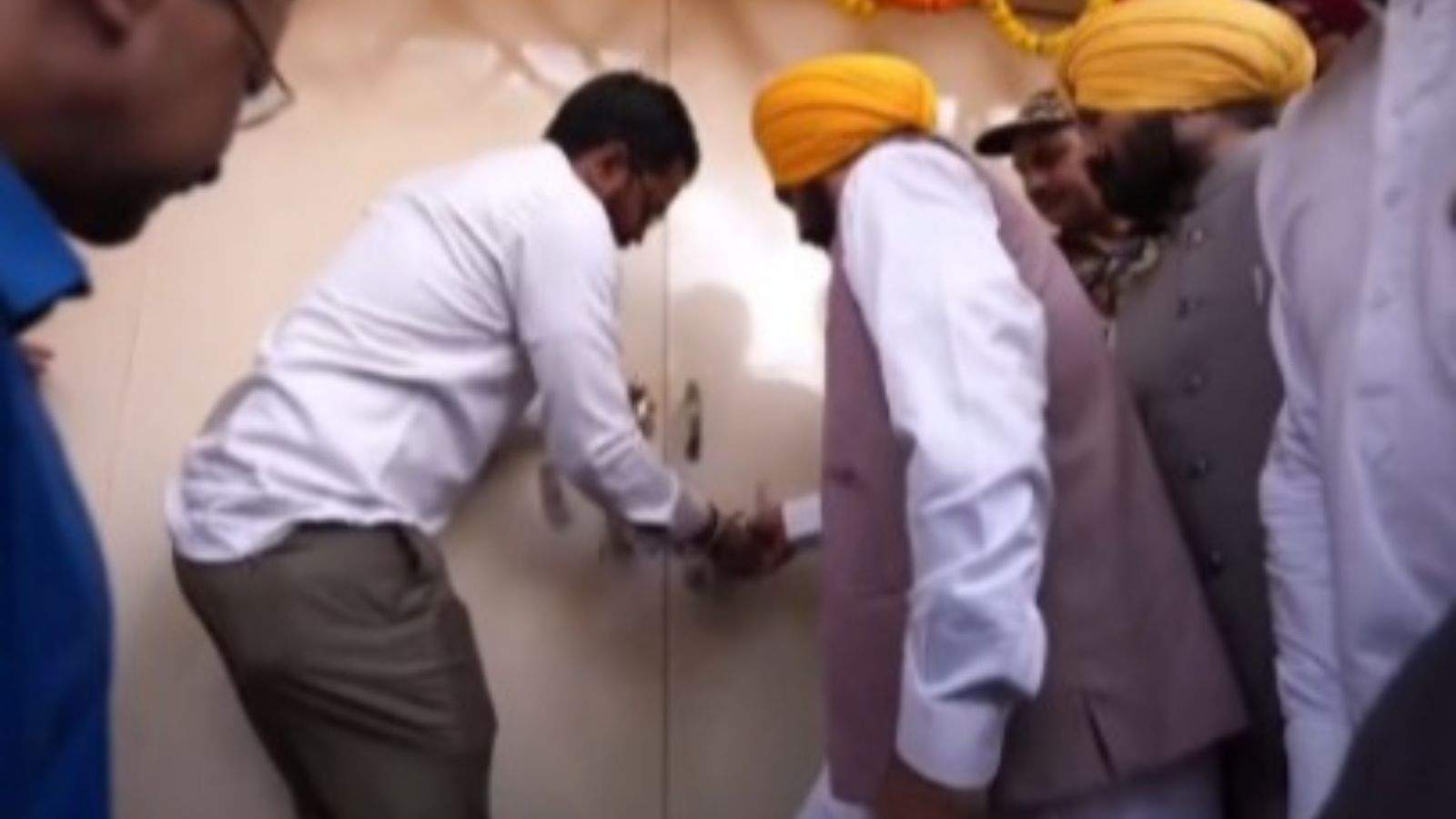 Faceless RTO services launched in Punjab, 56 facilities will be available sitting at home