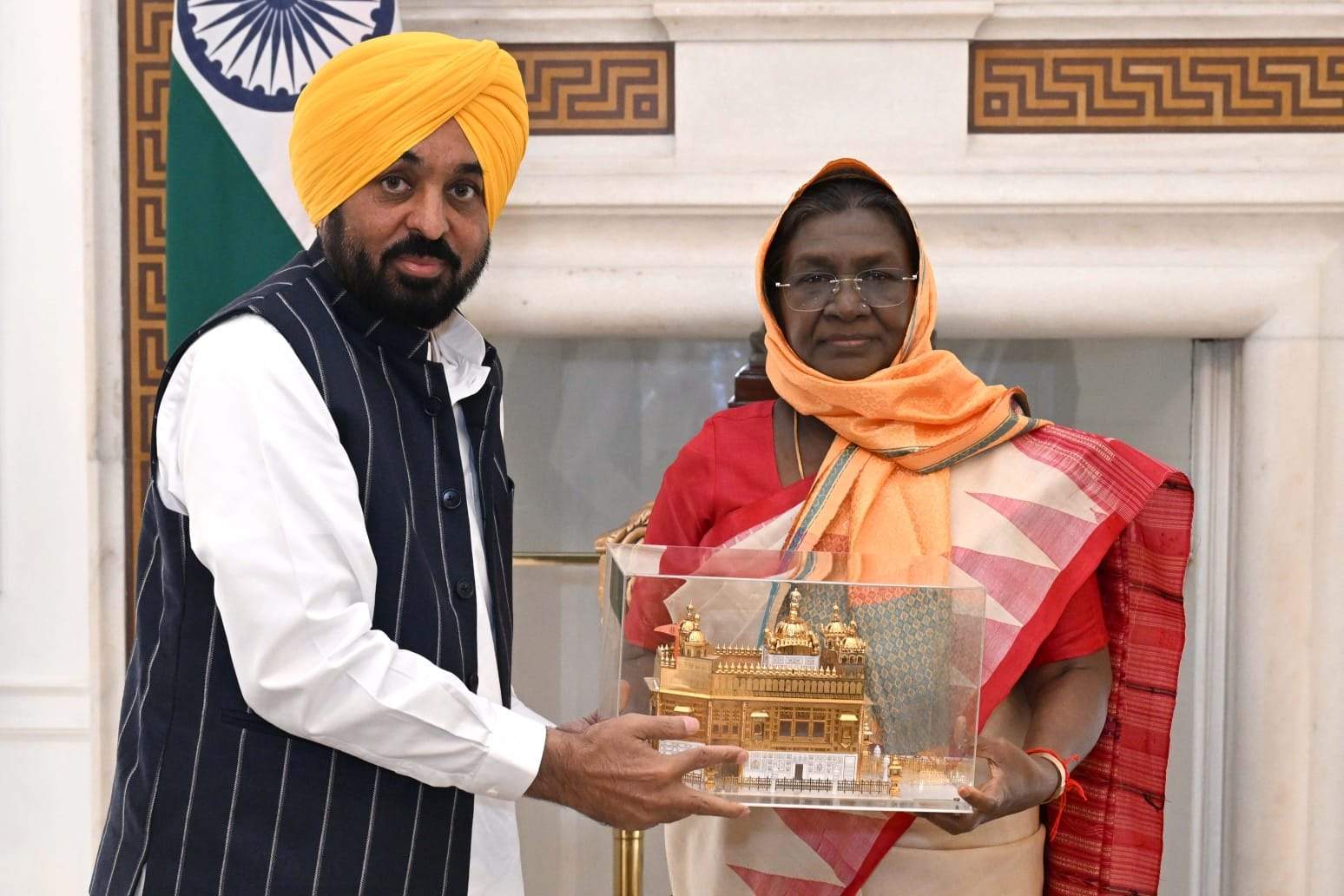 CM Mann meets President Draupadi Murmu, extends invitation for 350th martyrdom centenary celebrations