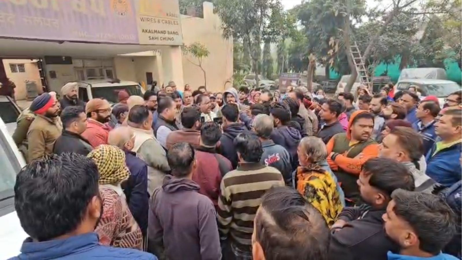 alandhar: Legal Action Against Child Begging At Bus Stand Leads To High Drama