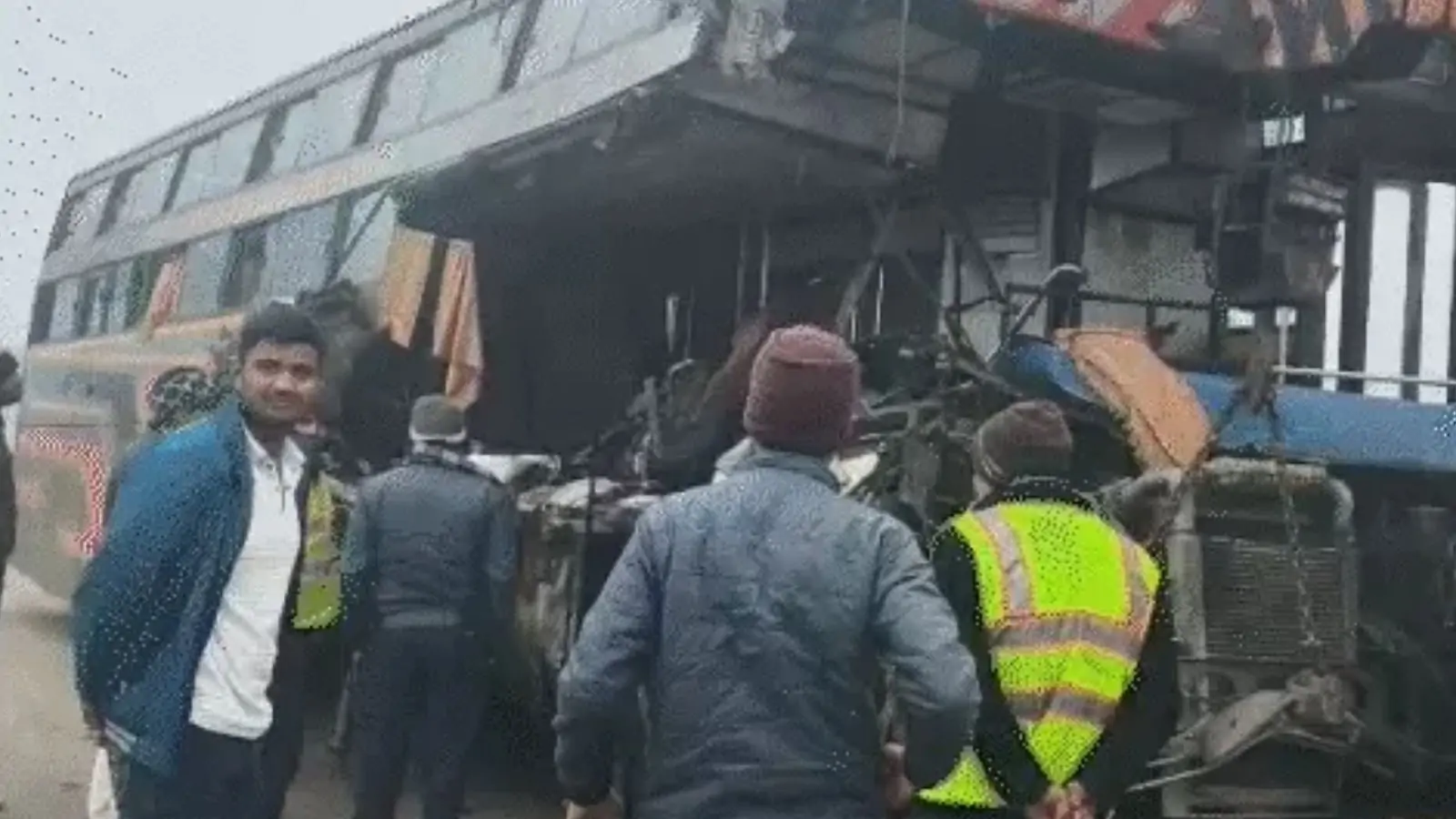 In Rajasthan, a sleeper bus collided with a trailer, killing 4 people.