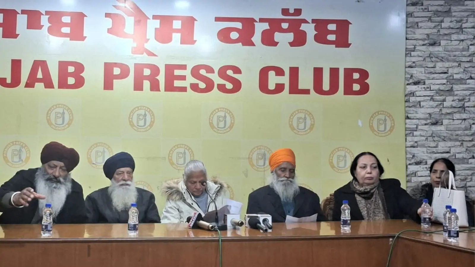 Theft of around 80 lakhs in Jalandhar, caretaker first won the trust of NRI family and then...