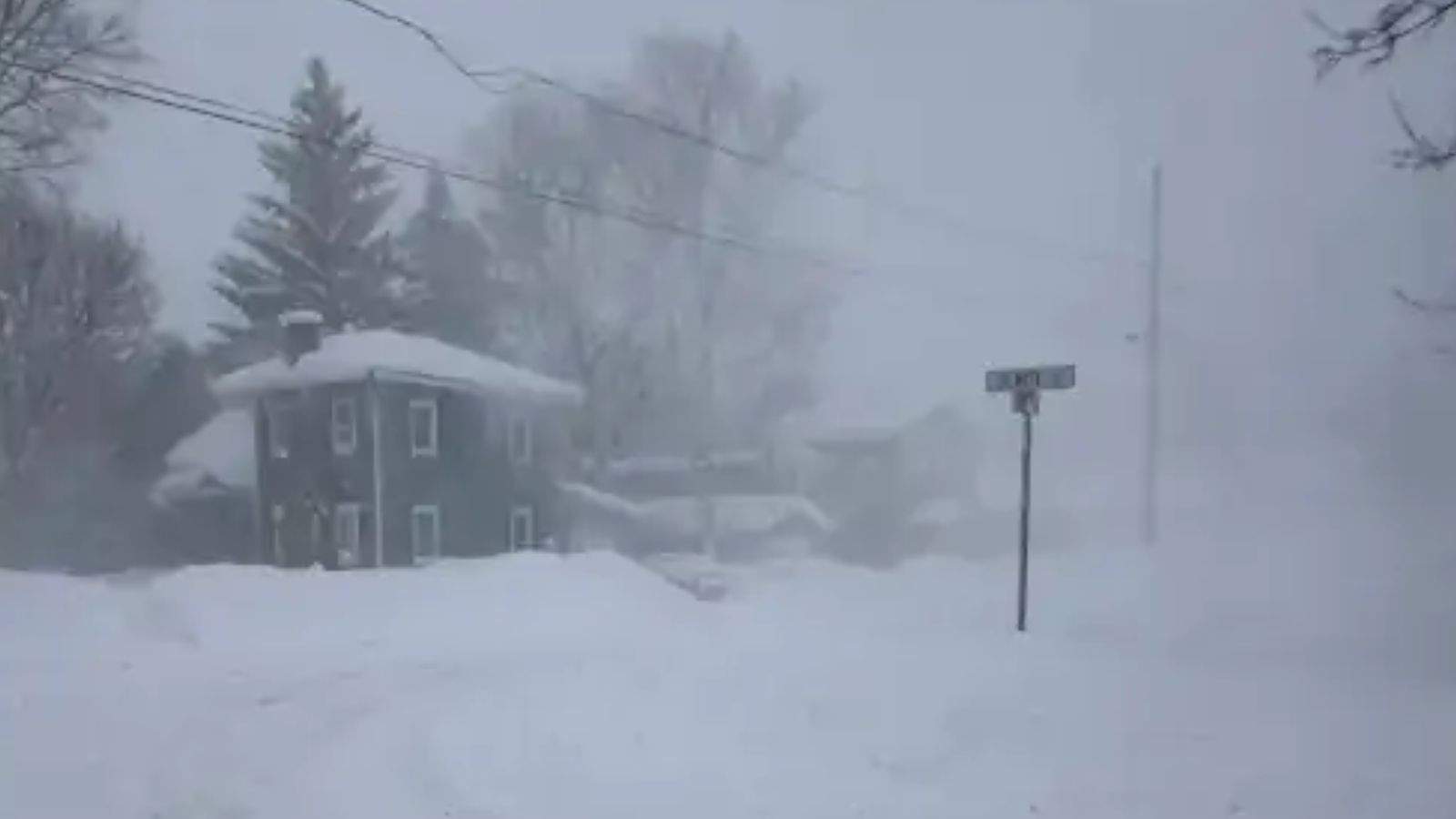 US States Emergency Declared Amid Winter Storm; 7000+ Flights Canceled