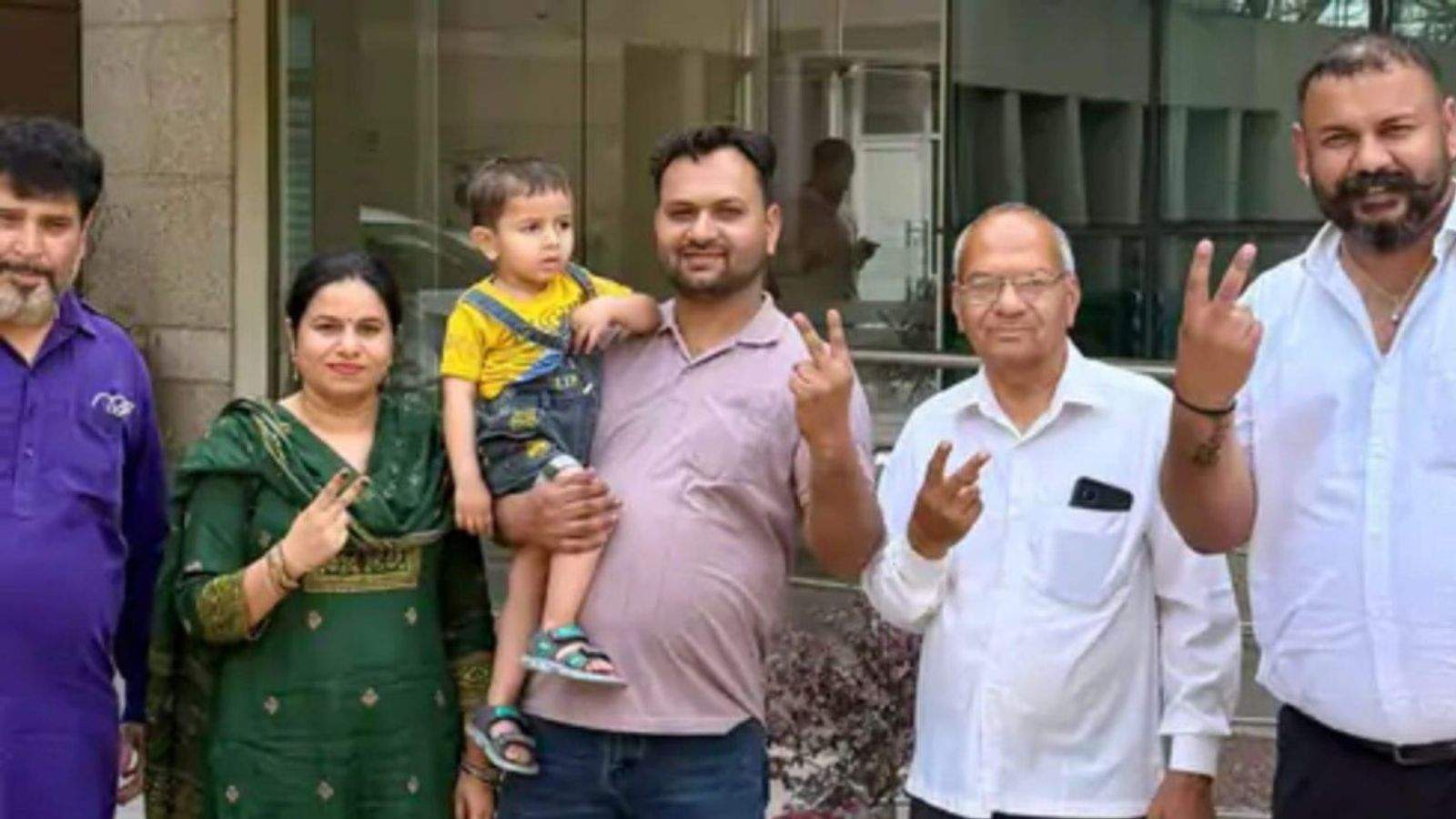 Security guard's fortune changed in Mohali, lottery of Rs 200 made him a millionaire