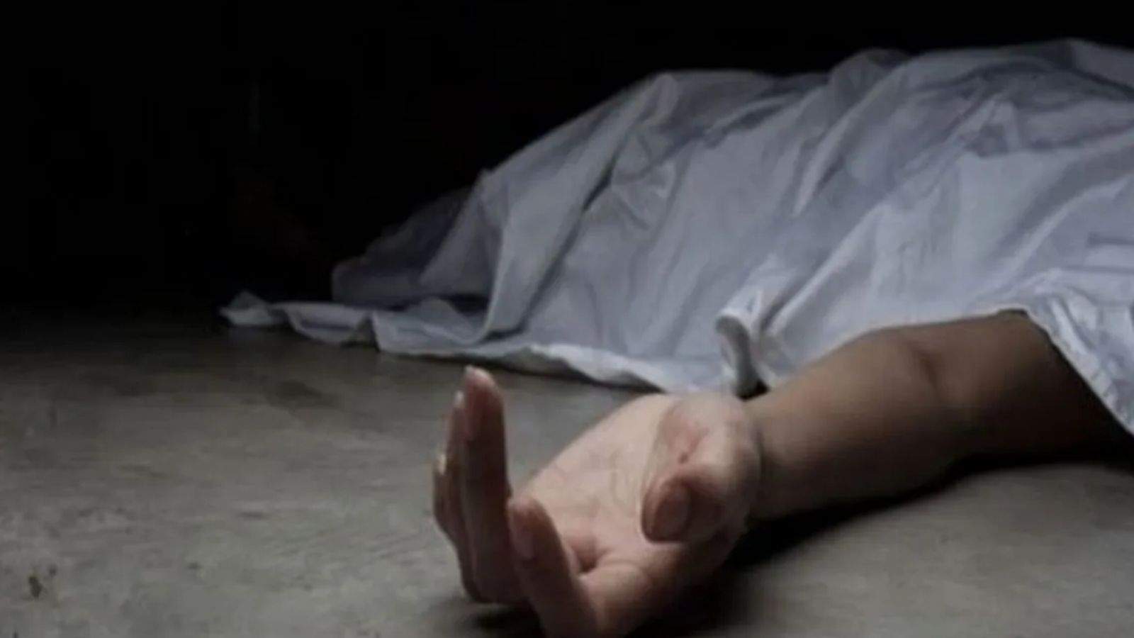 Major accident due to temple roof collapse, one devotee dies, 2 injured