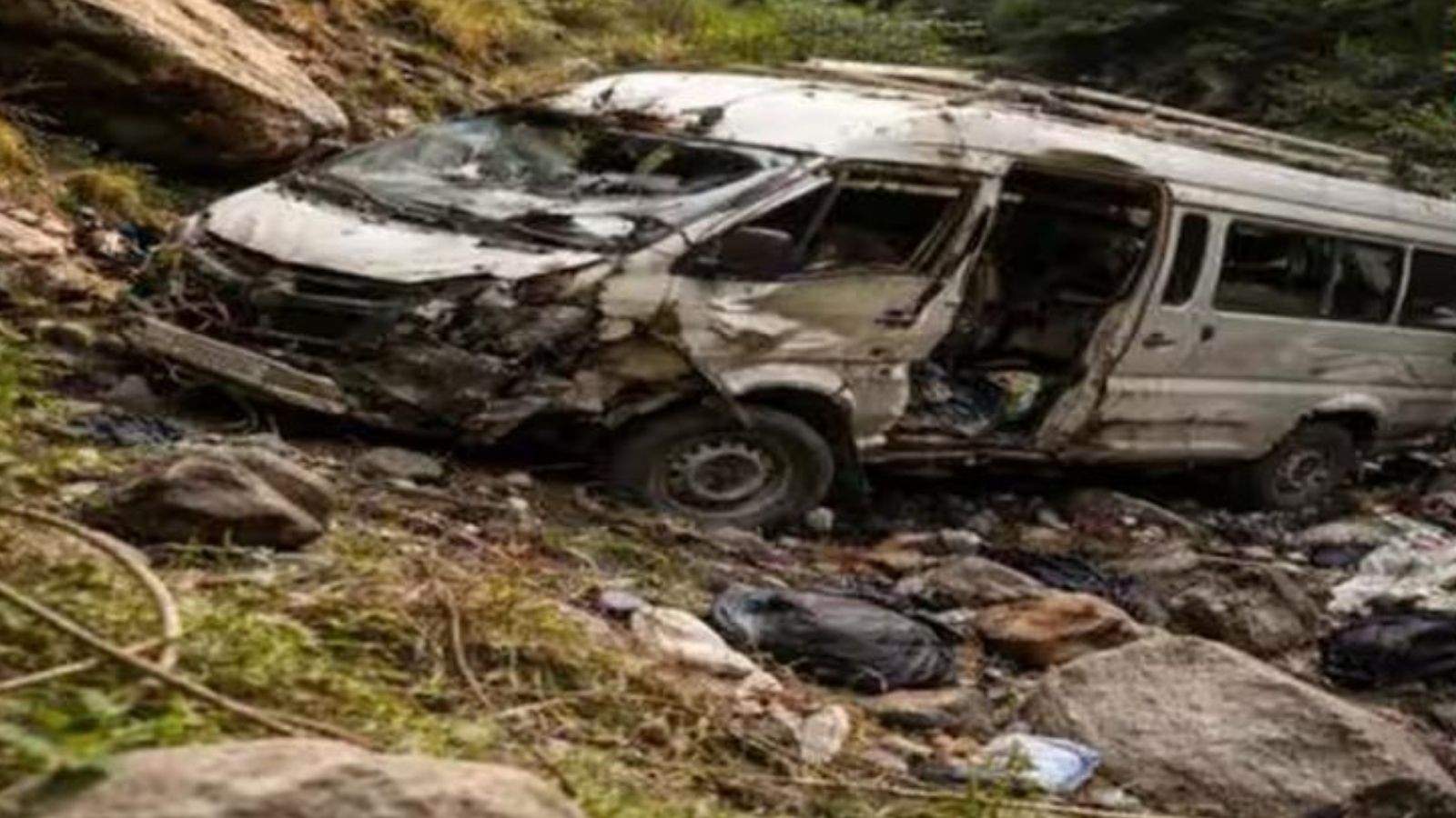 Terrible road accident in Nepal: Bus full of Indian pilgrims falls into a ditch; 7 dead, many injured