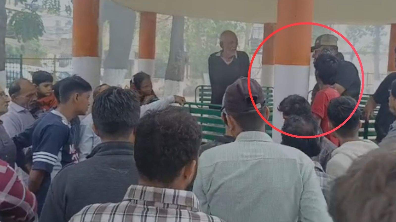 Youths riding Activa snatched a woman's clothes in broad daylight in Jalandhar