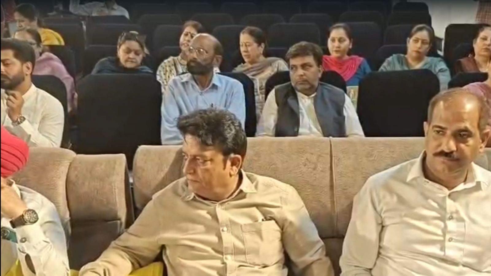 Jalandhar MC Budget creates ruckus, budget of Rs 569.40 crore passed in two and a half minutes