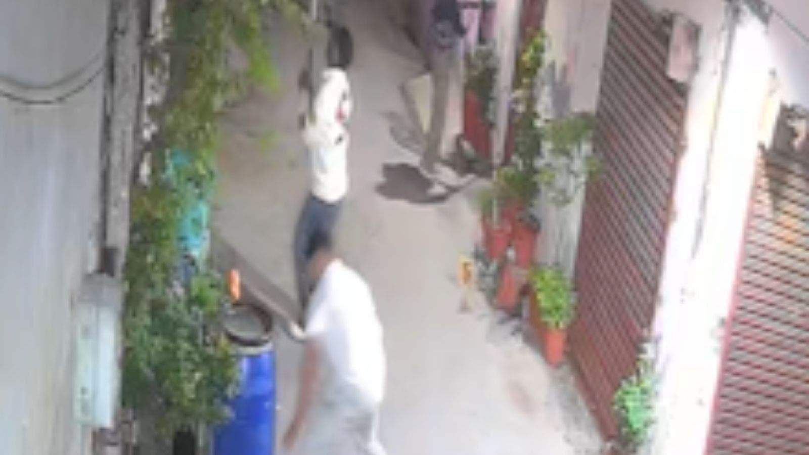 Bullets were fired and weapons were also used in this area of ​​Jalandhar.