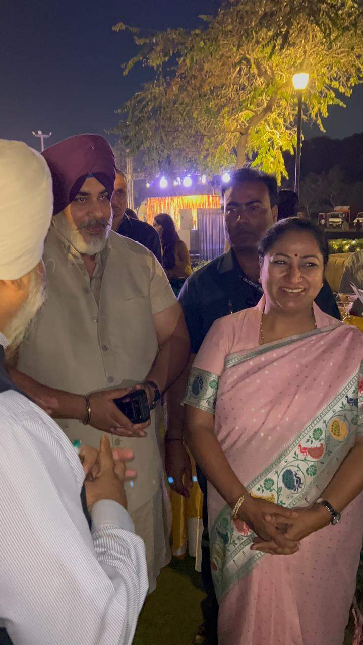 Jalandhar's Sheikh Bazaar President meets Delhi CM Rekha Gupta
