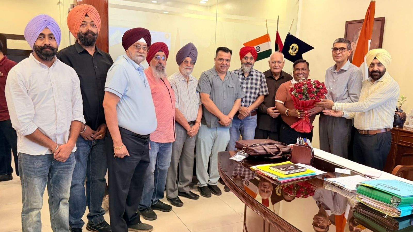Under the leadership of President Rajeev Kumar Duggal, Model Town Association met CP Satinder Singh.