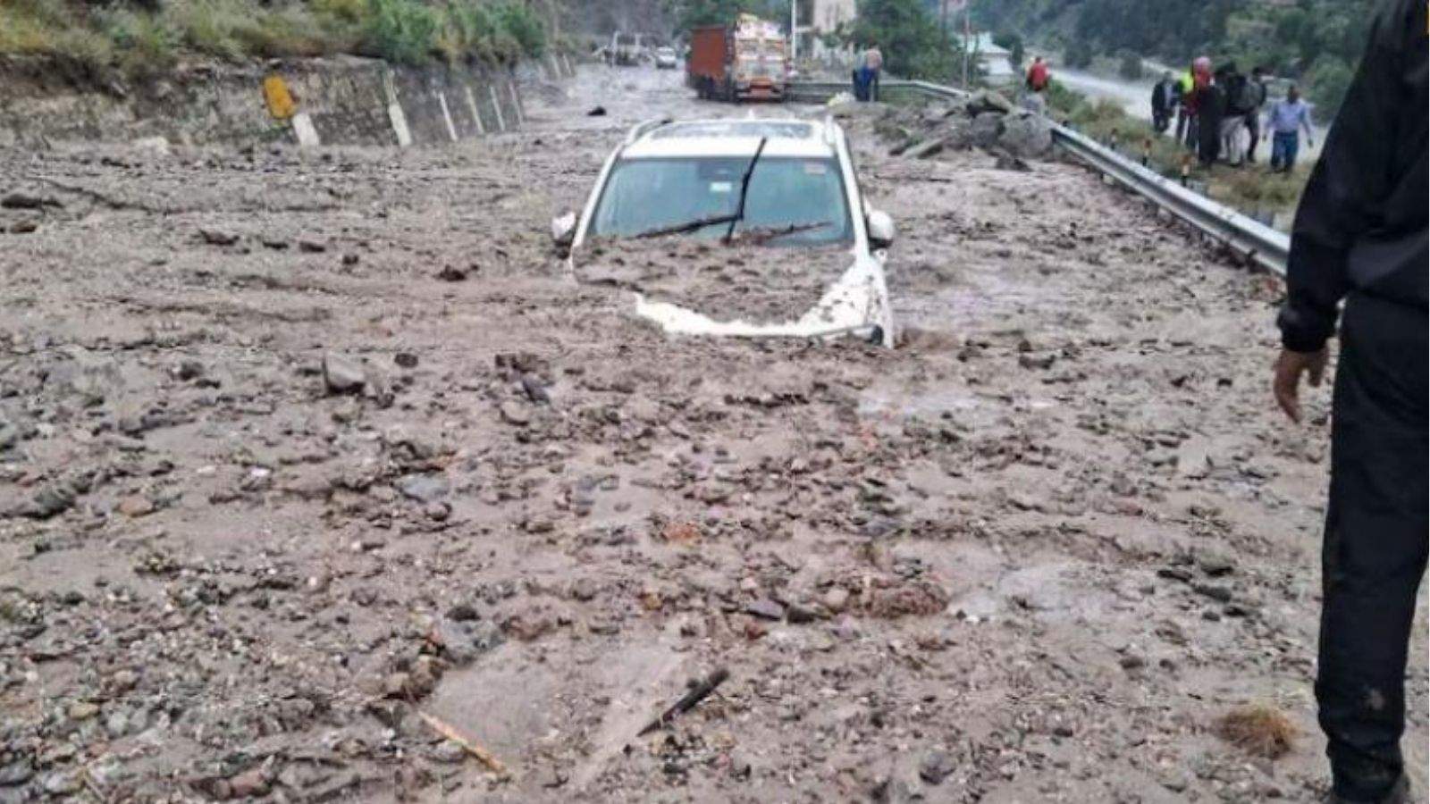 Heavy rains wreak havoc in Himachal: 2 vehicles buried under debris in Kinnaur, 6-day alert