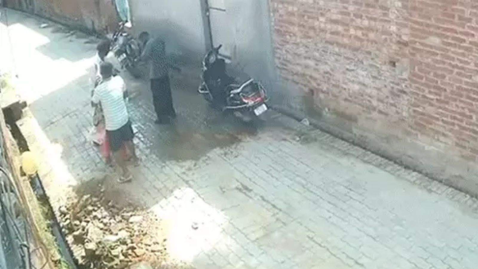 The brother-in-law set fire to the young man who came to celebrate his wife, the sister-in-law who came to save also died